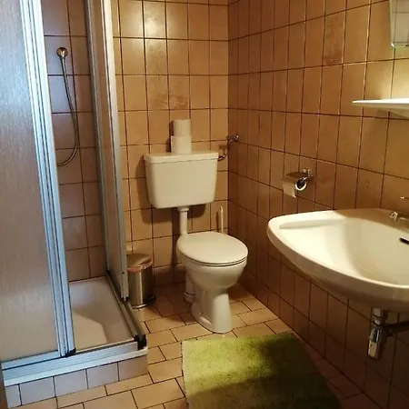 2 Zimmerwohnung Mit Kueche U. Bad *