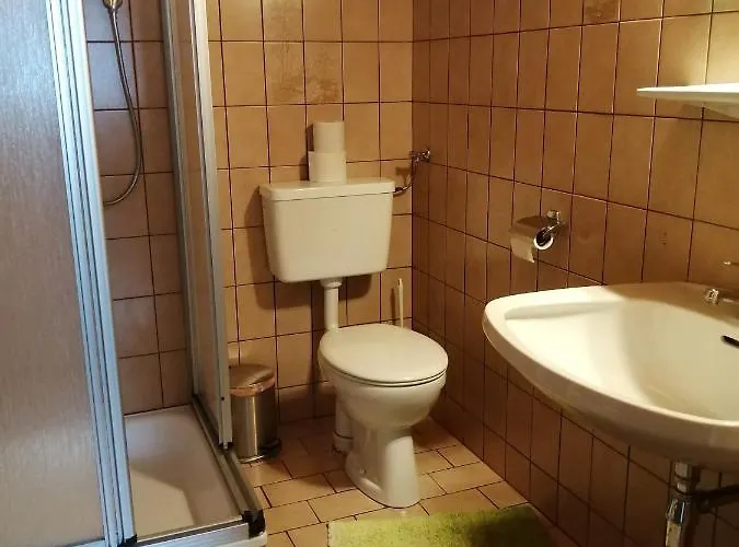 2 Zimmerwohnung Mit Kueche U. Bad *