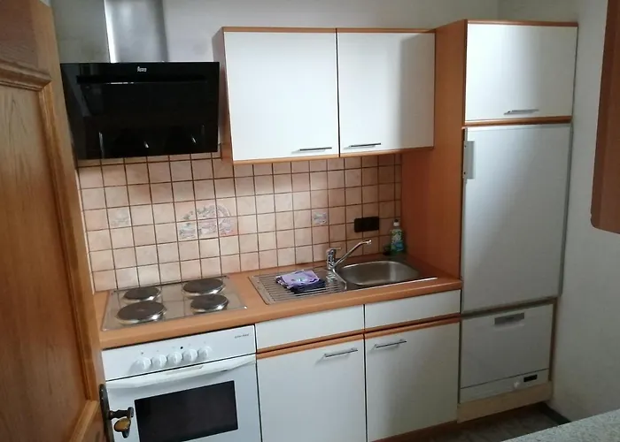 2 Zimmerwohnung Mit Kueche U. Bad *