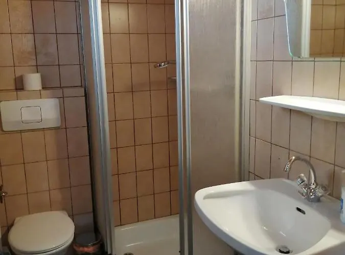2 Zimmerwohnung Mit Kueche U. Bad